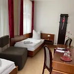 Guest house Am Theater 3*